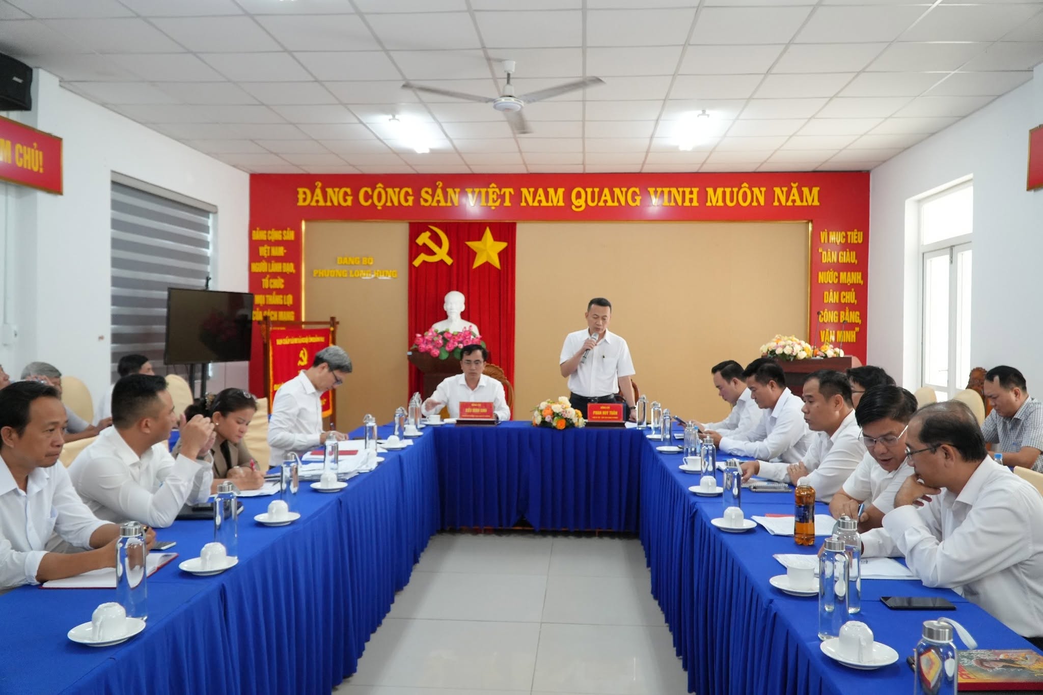 Hội nghị triển khai thực hiện Đề án sắp xếp các khu phố trên địa bàn phường Long Hưng