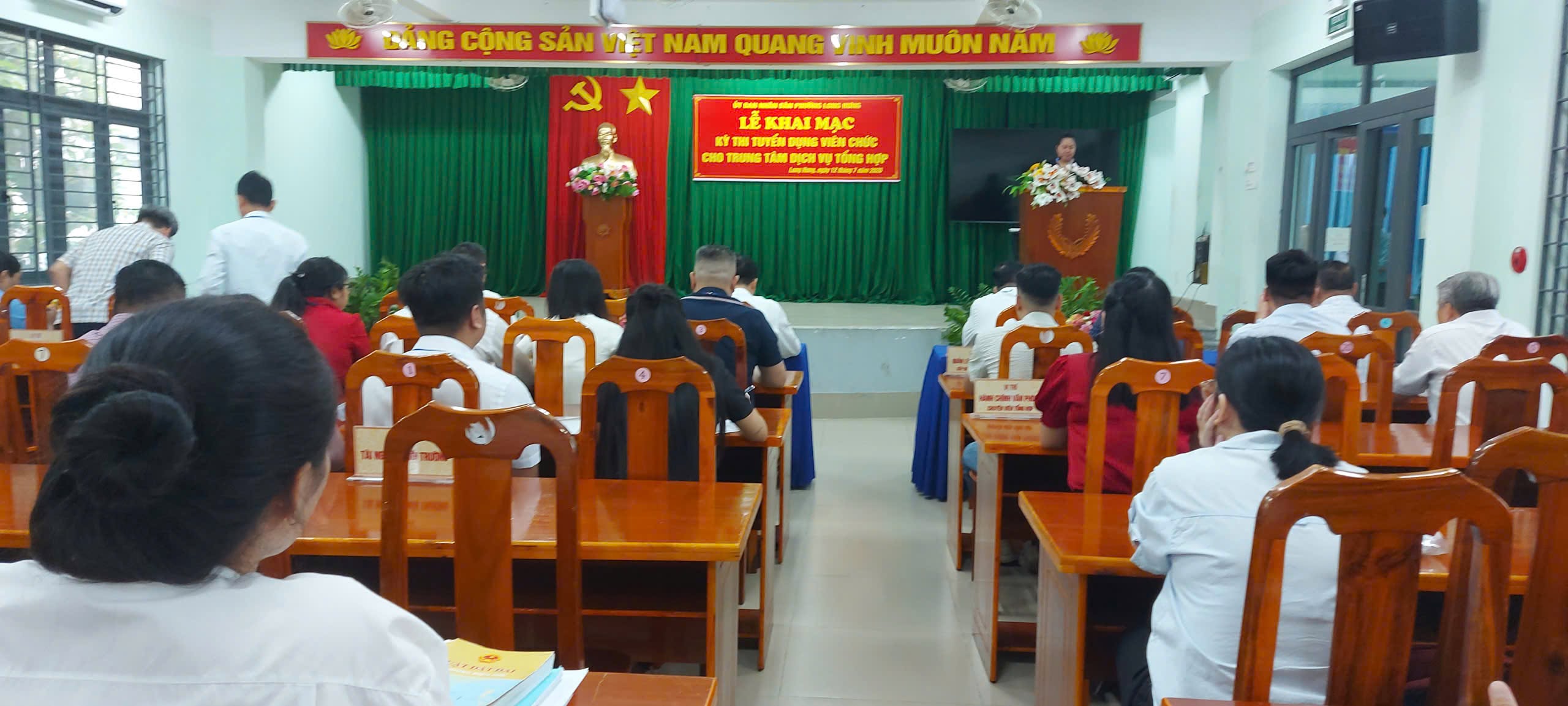 Phường Long Hưng khai mạc kỳ thi tuyển dụng viên chức năm 2026