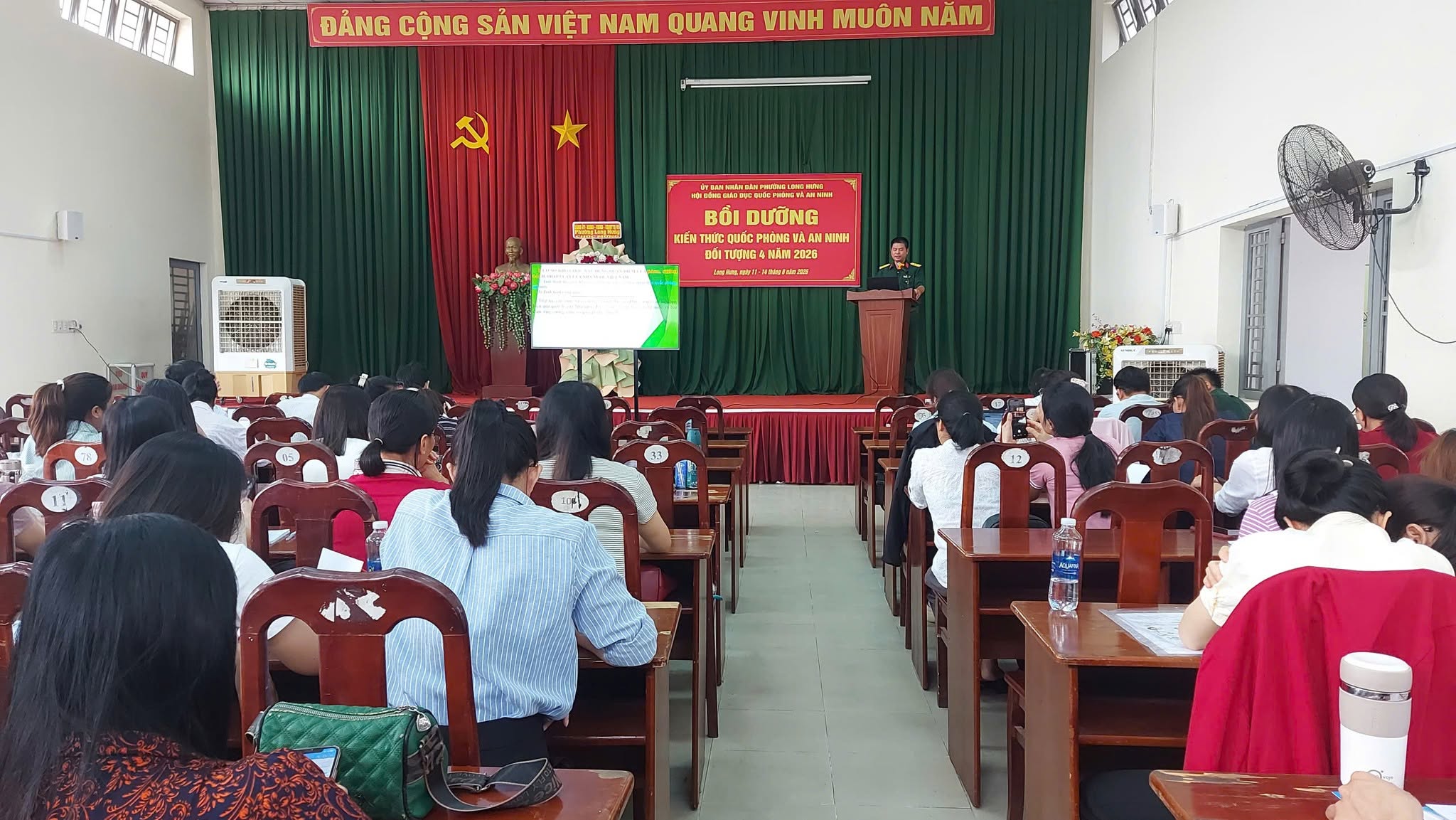 Lớp bồi dưỡng kiến thức Quốc phòng và an ninh đối tượng 4 năm 2026 phường Long Hưng