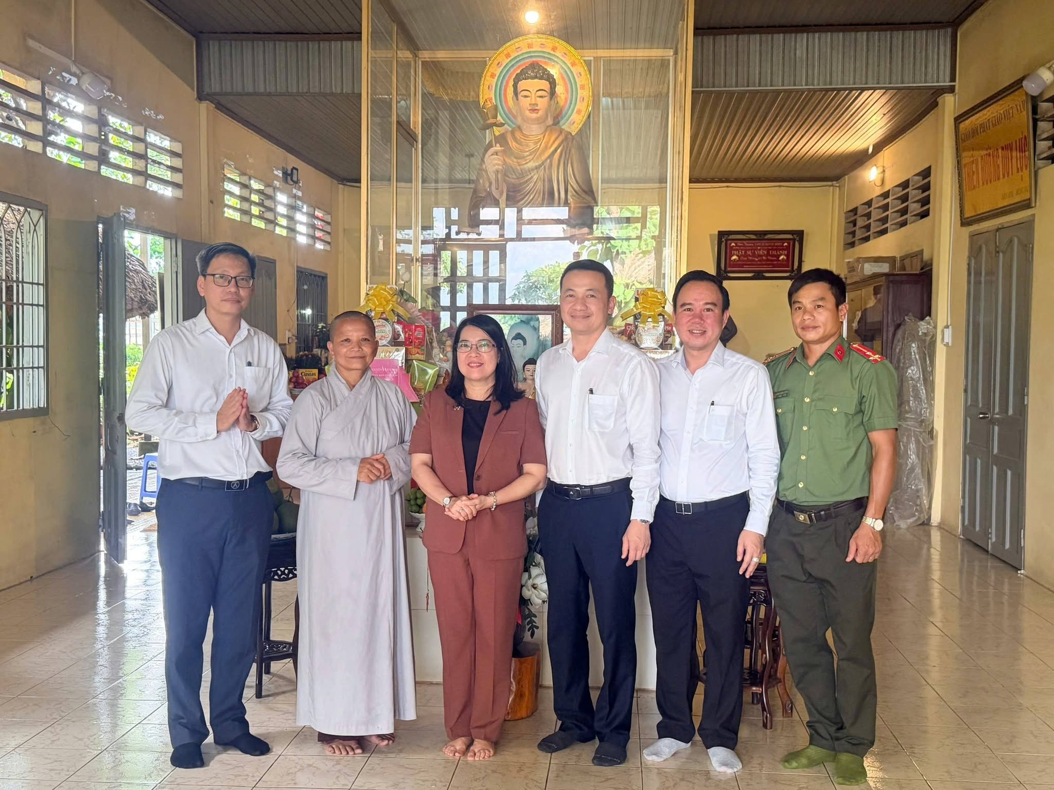 Lãnh đạo phường Long Hưng thăm, chúc mừng các cơ sở Phật giáo nhân Đại lễ Vu Lan
