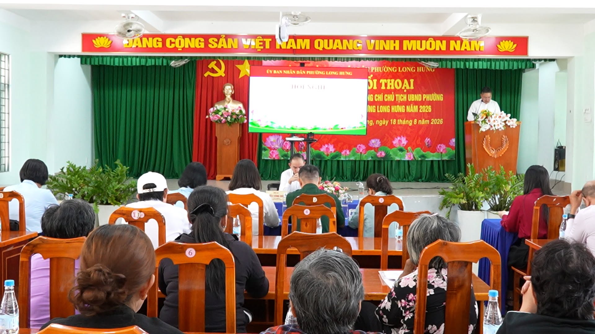 Hội nghị trao đổi, làm việc với các hộ dân liên quan đến việc bố trí tái định cư dự án Khu kinh tế mở Long Hưng